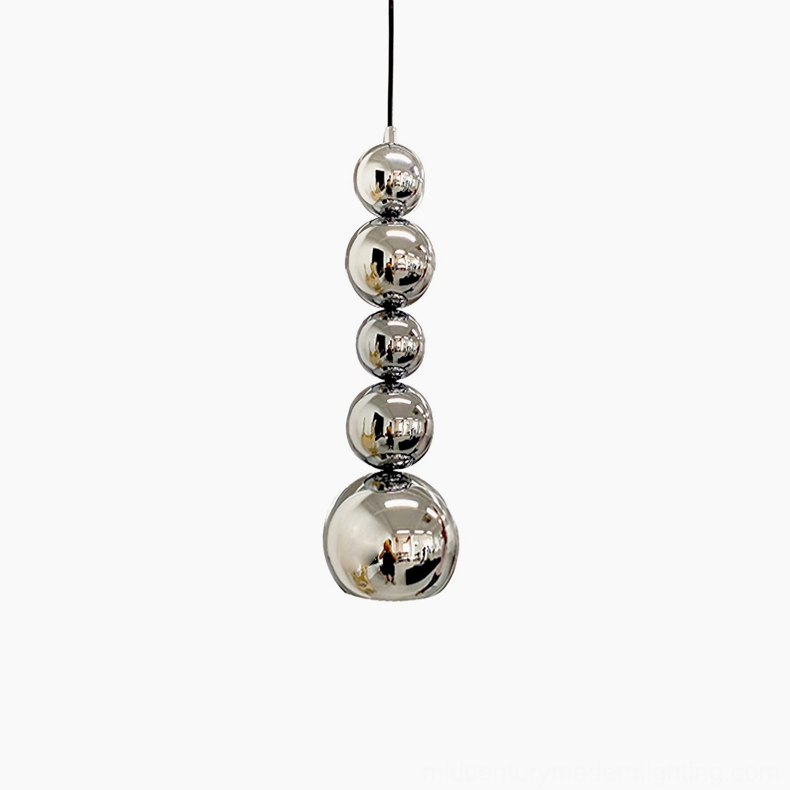 15cm height adjustable globe pendant lamp with 50cm suspension, mid-century modern chrome design