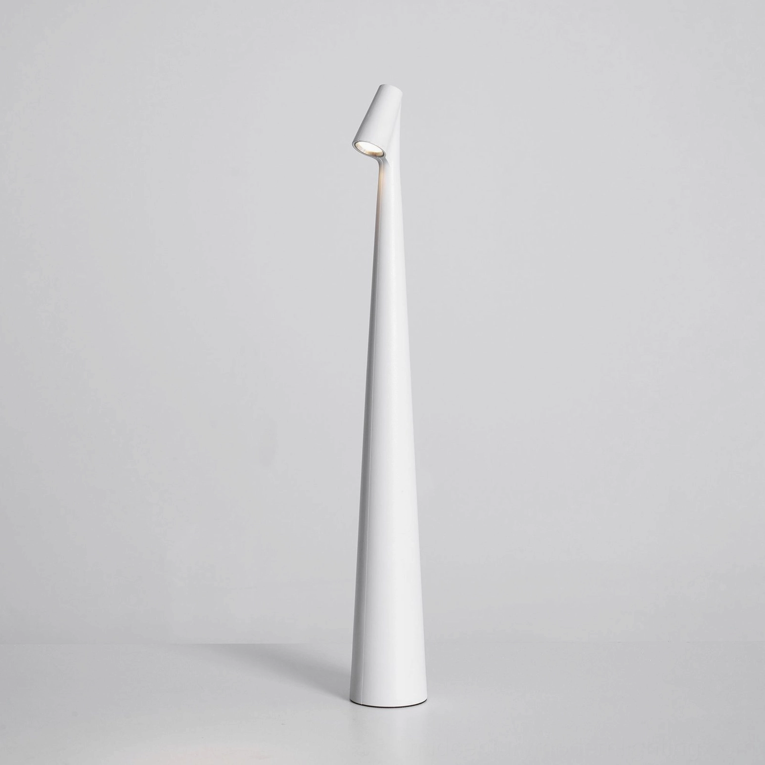 Africa battery-powered table lamp, touch control switch, two brightness levels