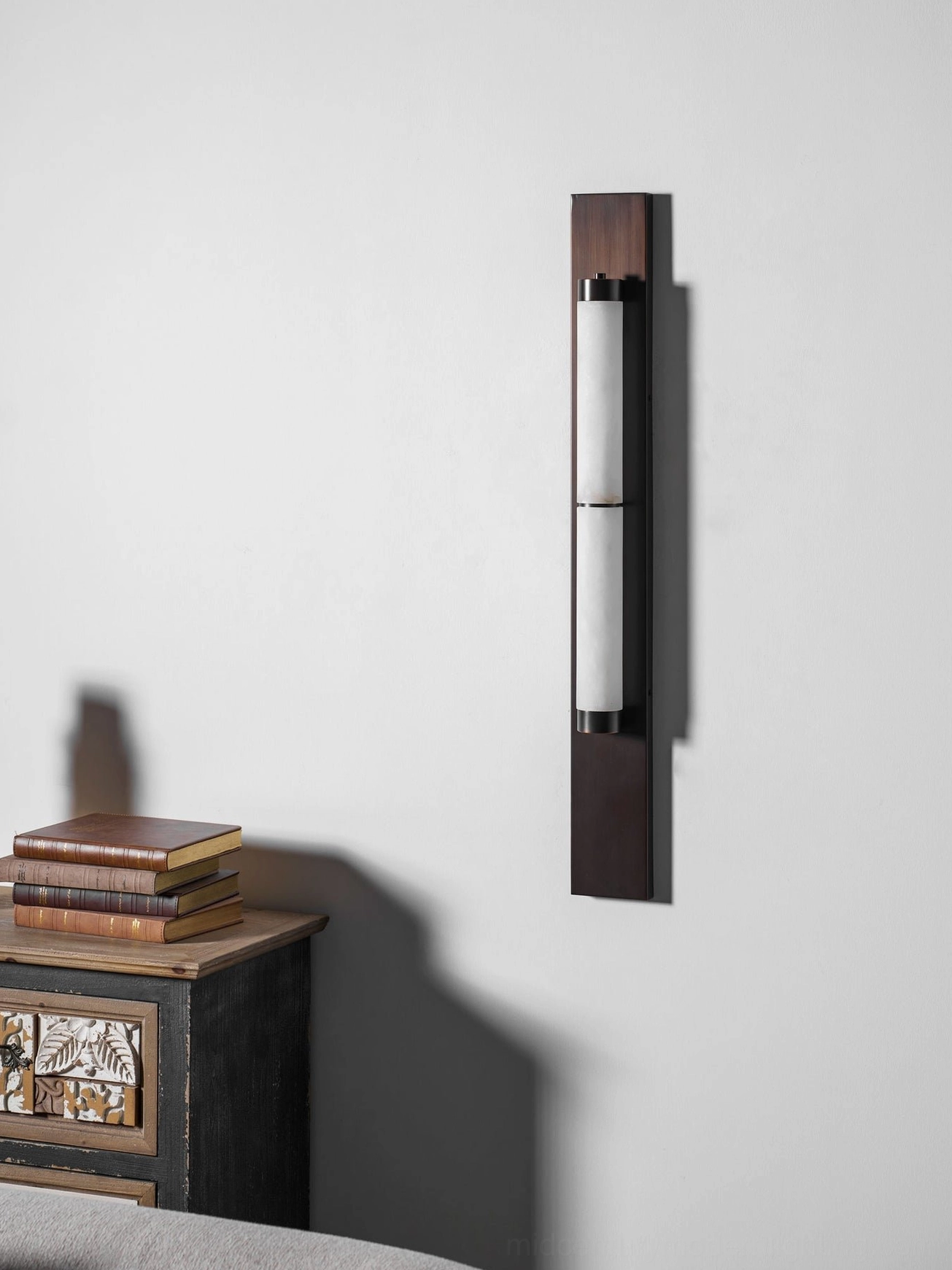 Alabaster stone wall sconce universal voltage 110-240v international compatibility
