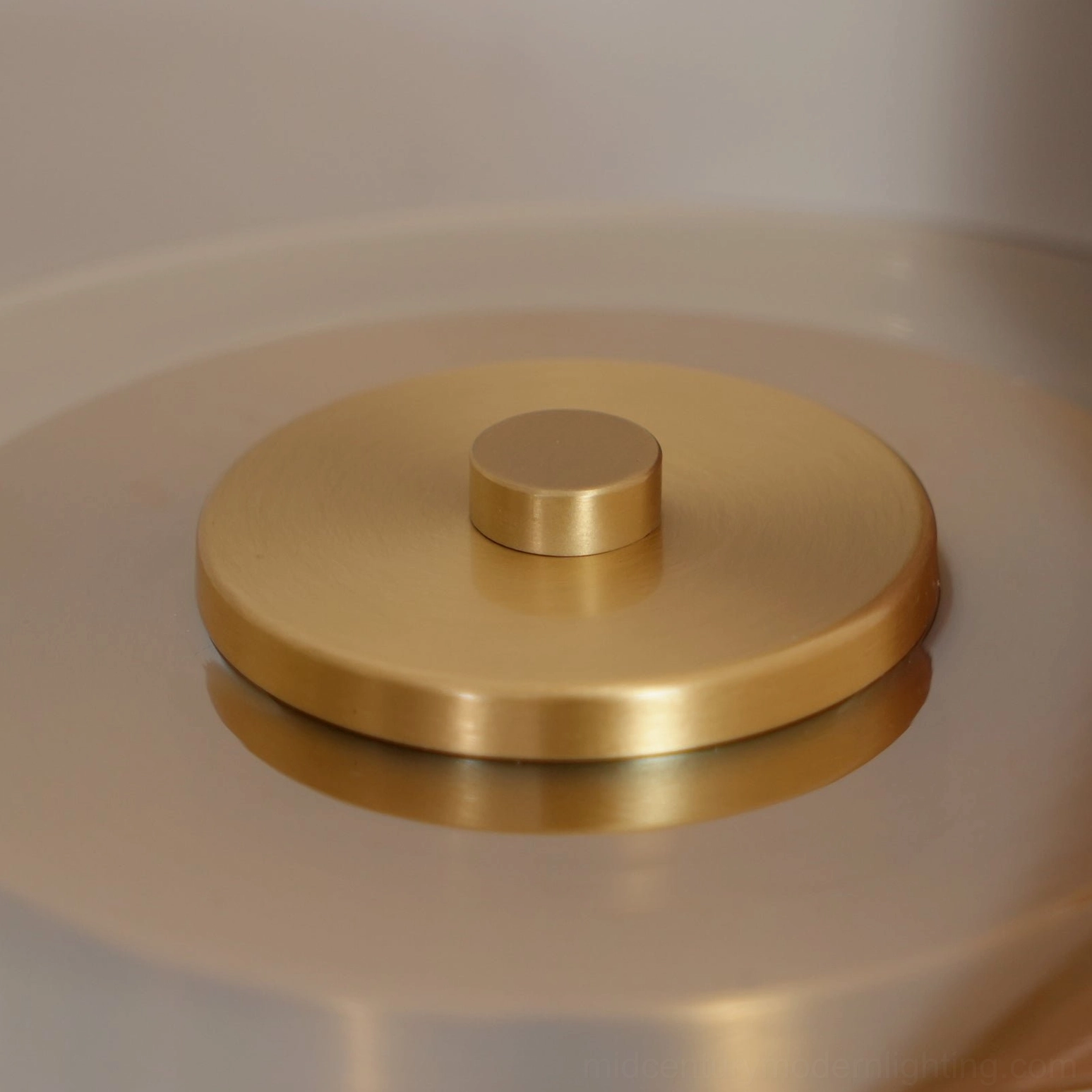 Andi mid-century table lamp - modernist design principle application