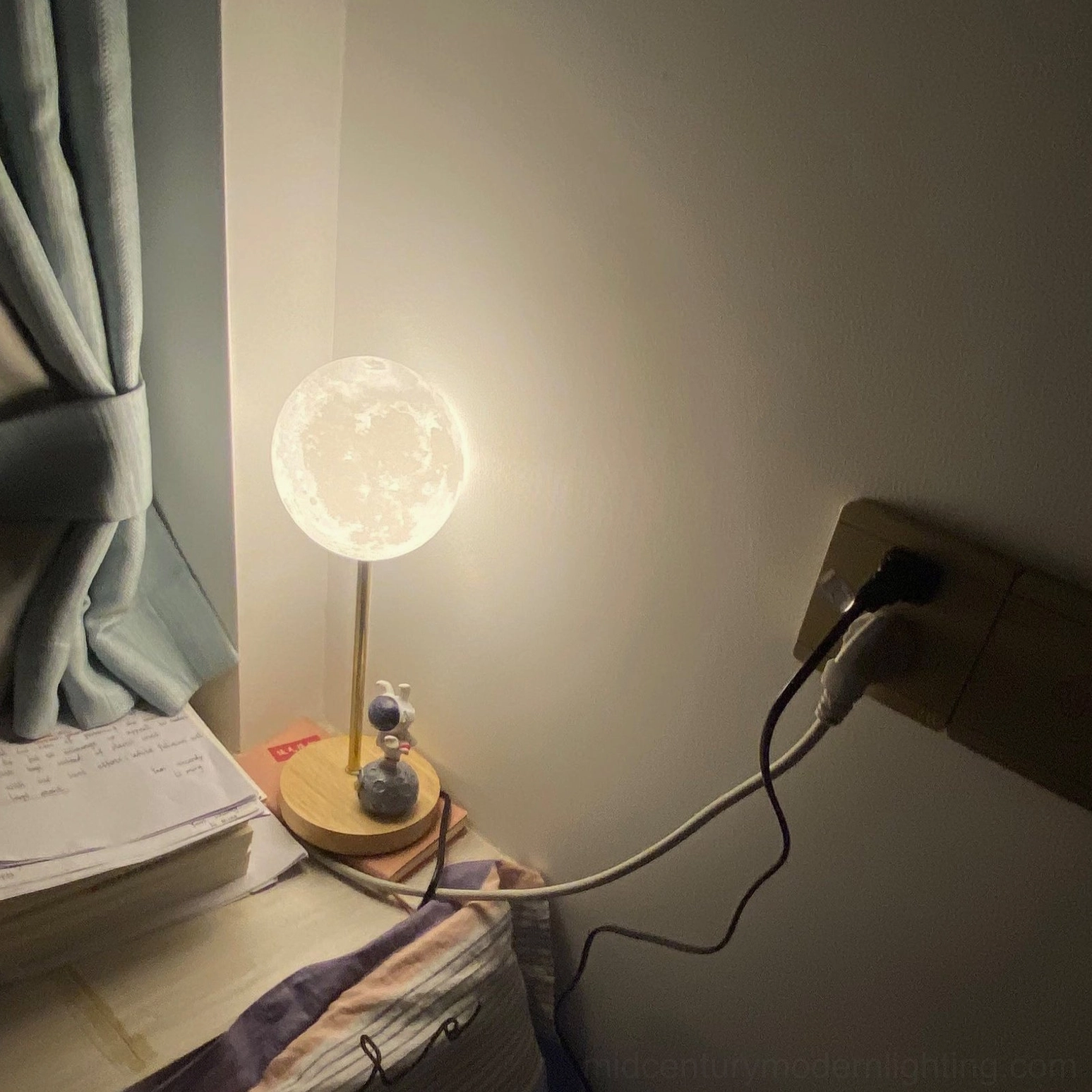 Astronaut moon table lamp certification marks showing North America UK EU Saudi Arabia Australia approval standards