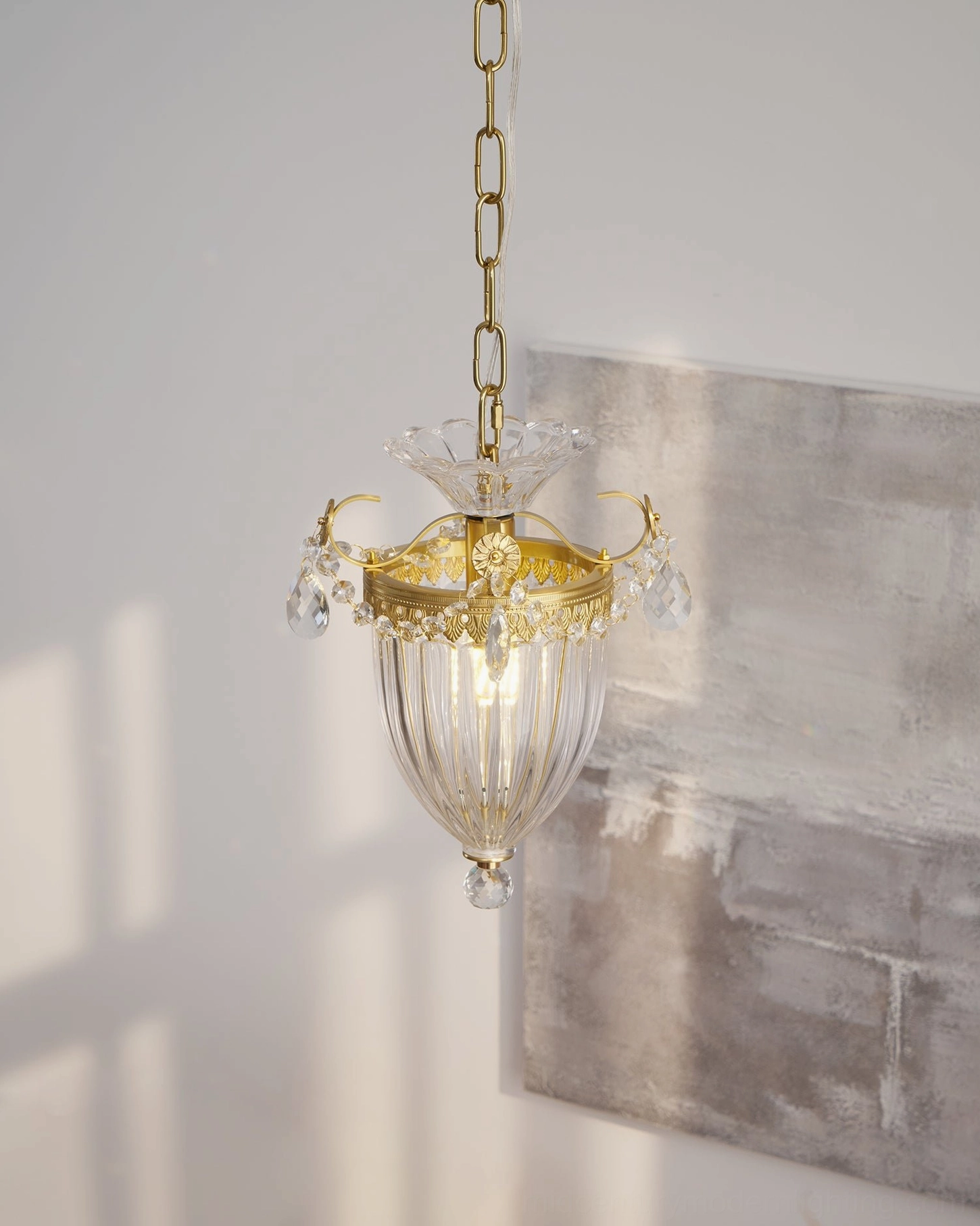 Bagatelle brass pendant lamp with striped glass front hanging position