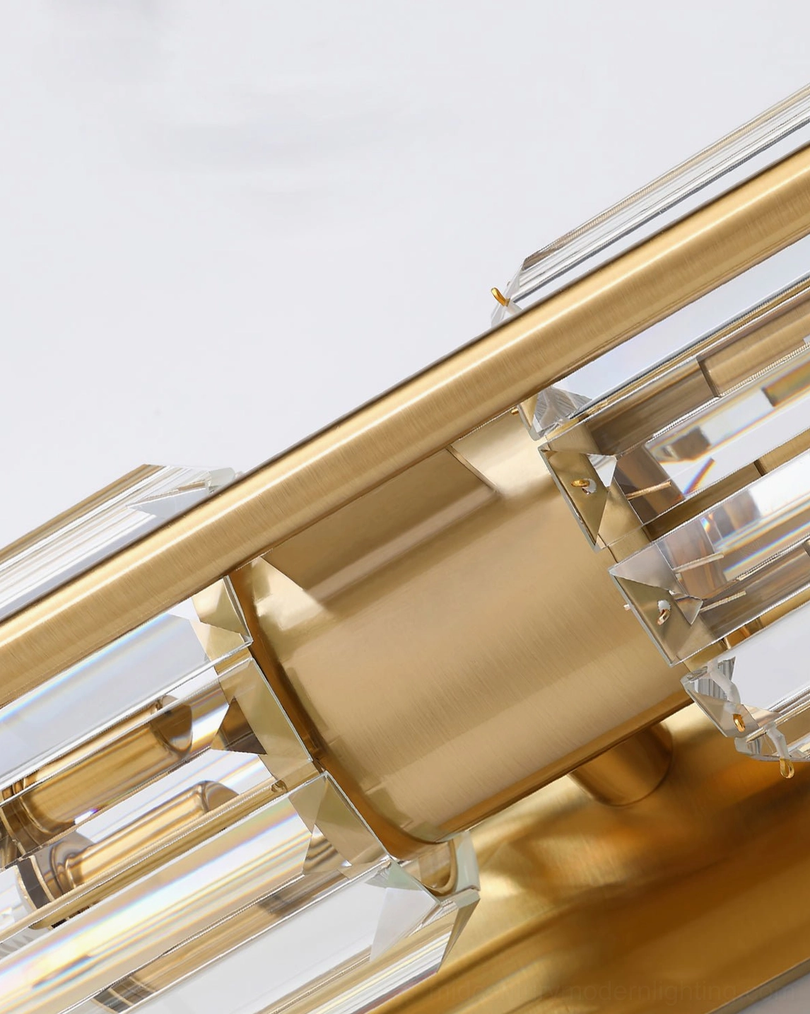Bepuzz Wall Sconce detail – dual E14 bulb clusters creating symmetric up-and-down illumination through crystal prisms