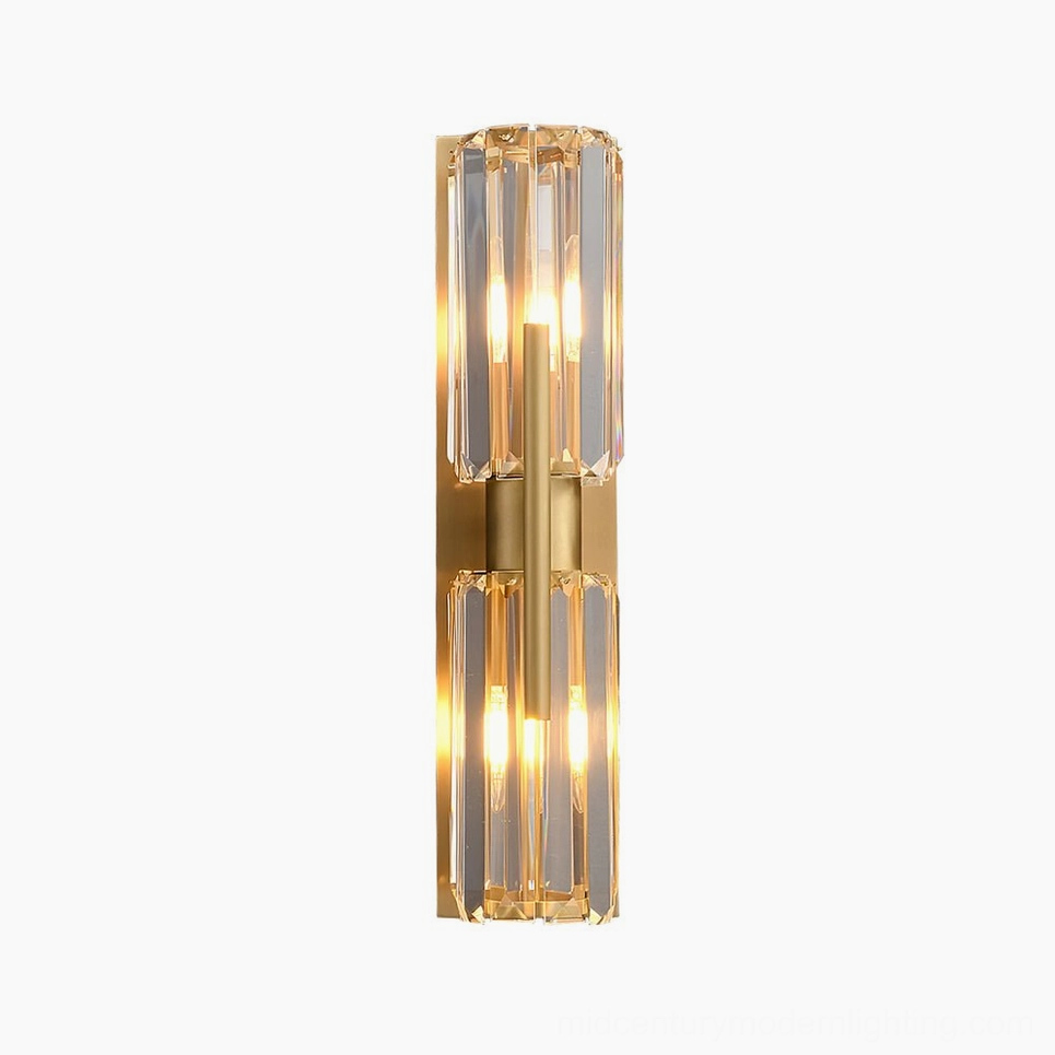 Bepuzz Crystal Wall Lamp – illuminated close-up showing prismatic rainbow refraction effect through chiseled crystal facets