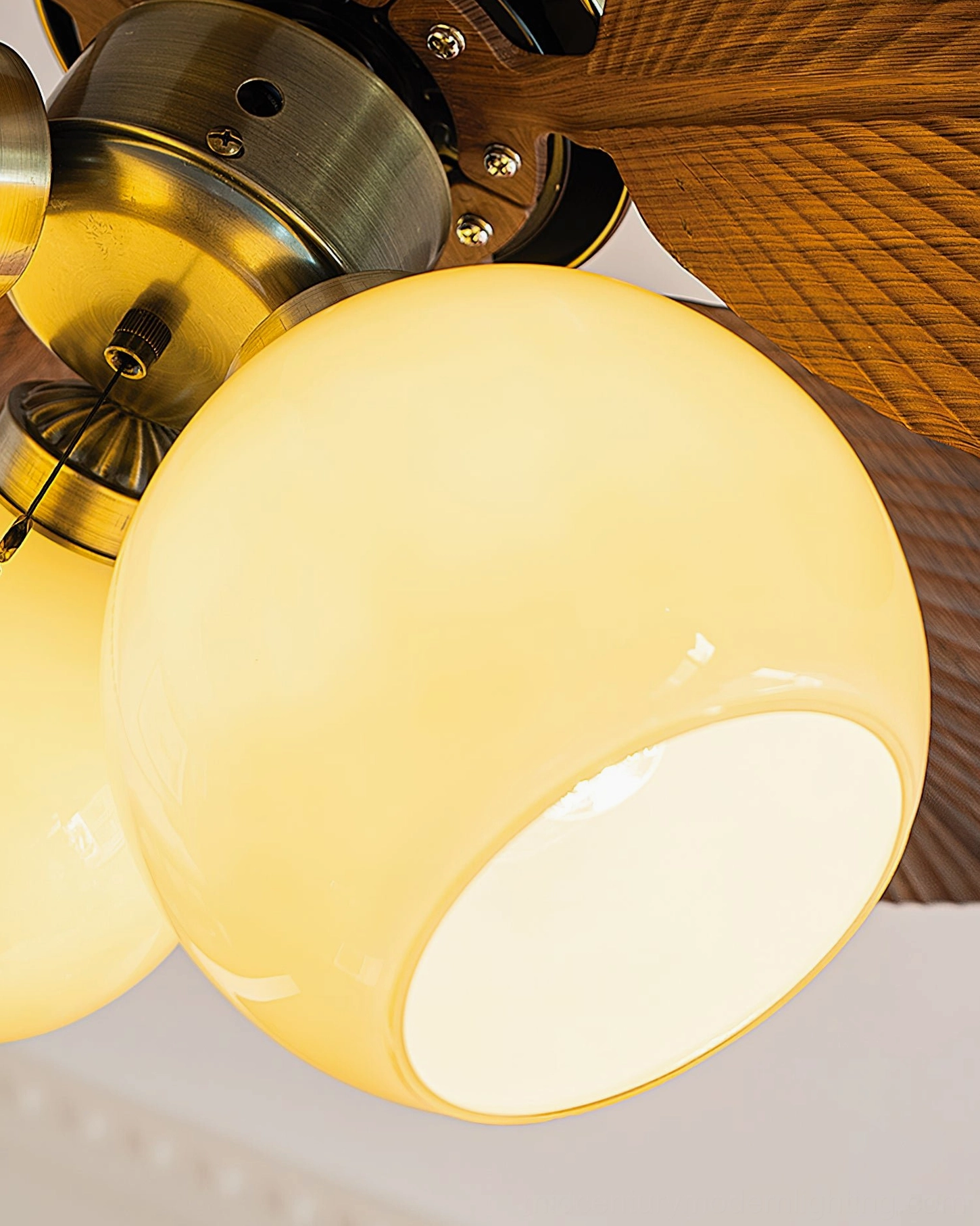 Ceiling fan light with E27 E26 bulb base showing flexible lighting options for interior design