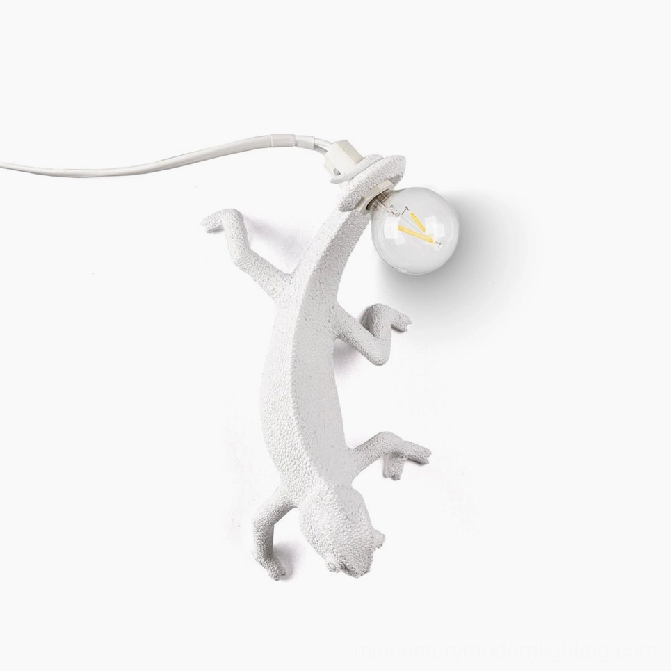 Chameleon wall lamp matte white resin construction, modern artistic wall-mounted light source