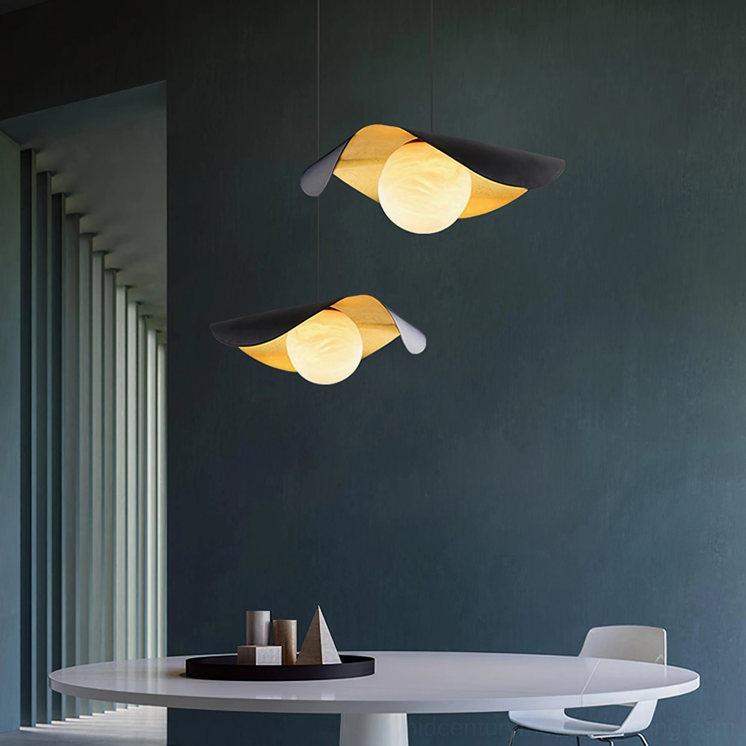 Cilla pendant light with adjustable suspension wire, modern pendant lamp design for flexible installation height