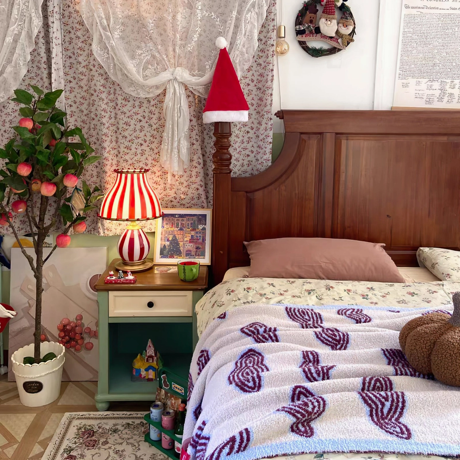 Carnival striped lamp with extended viewing angle showing full design and finish
