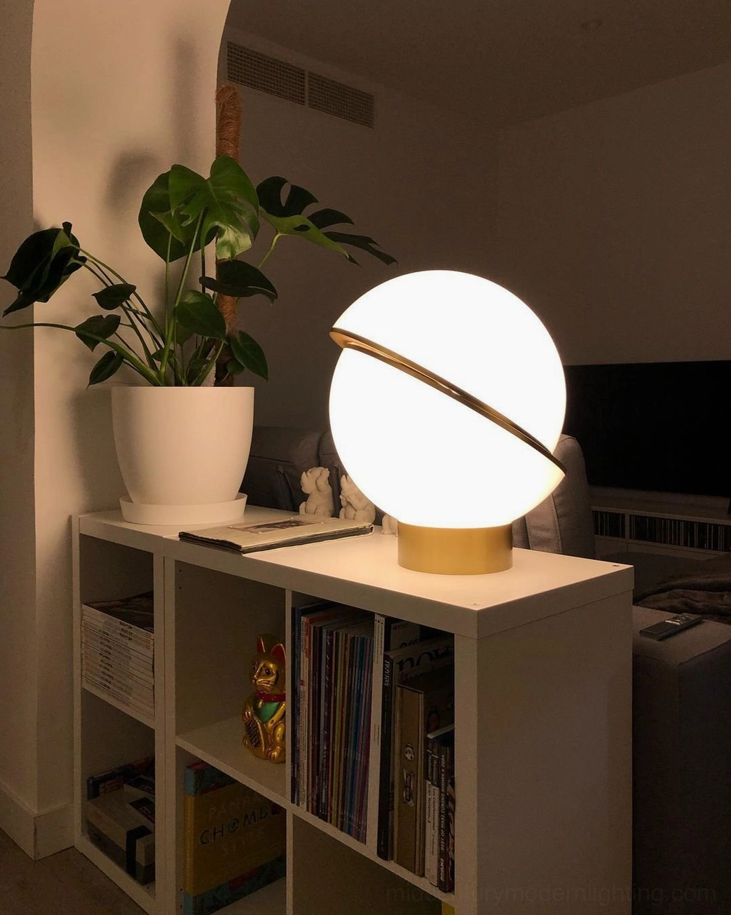 Crescent Sphere Table Light 30cm diameter 33cm height dimension proportions view