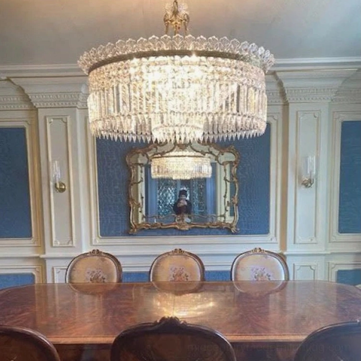 Extra-large 80cm crinoline chandelier with nine E14 bulbs and maximum crystal coverage