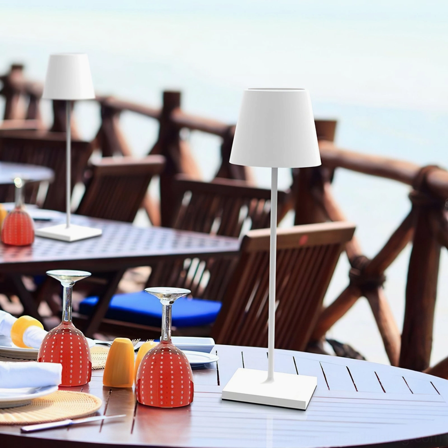 Doku rechargeable table lamp metal body construction with acrylic diffuser component