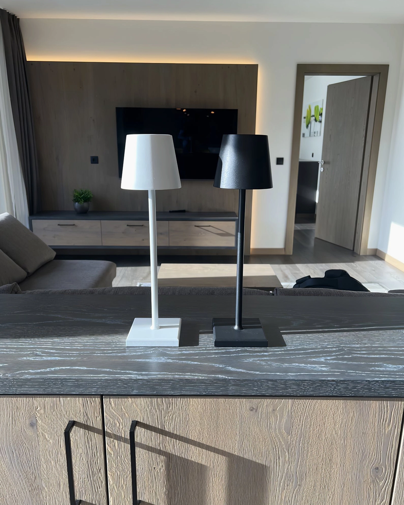 Doku table lamp mid-century modern design aesthetic minimalist form follows function
