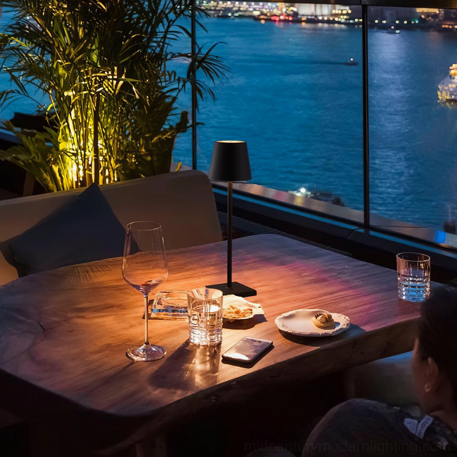 Doku table lamp touch-sensitive control interface no external switch design