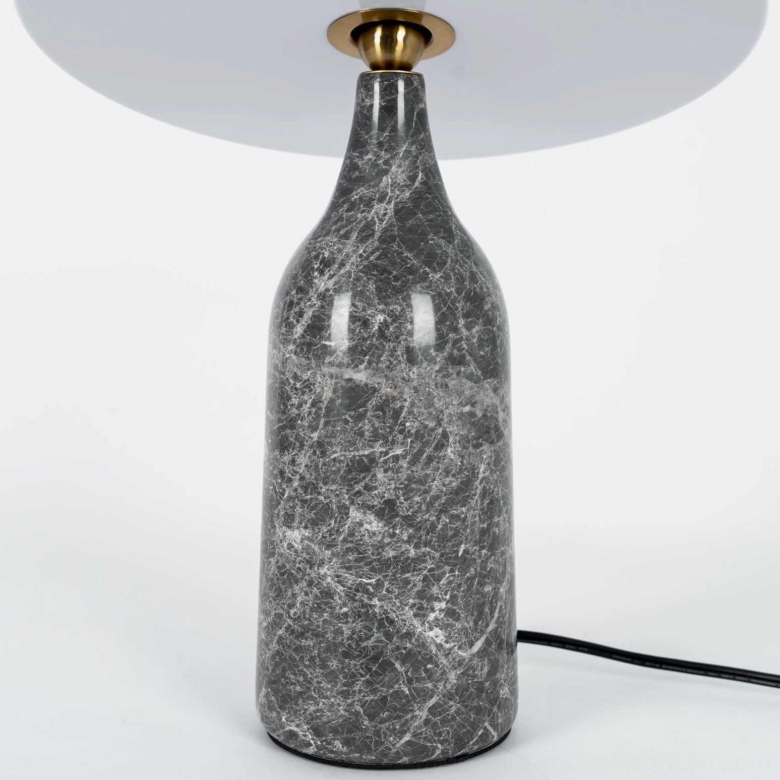 Eddy rotating table lamp 150cm cord length plug configuration