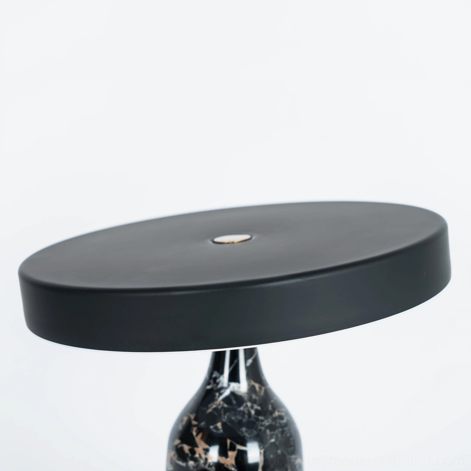 Eddy table lamp warm LED light warm ambiance reading task lighting