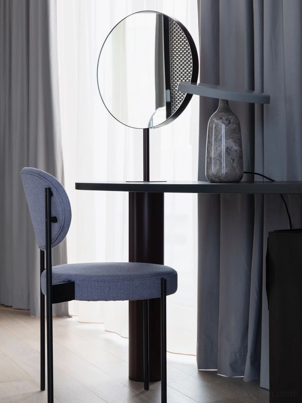 Eddy table lamp with marble base texture and veining natural stone detail
