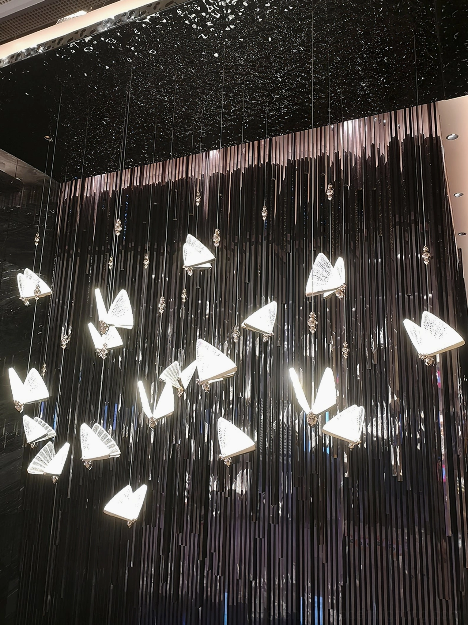 Butterfly pendant light eight-head grand installation