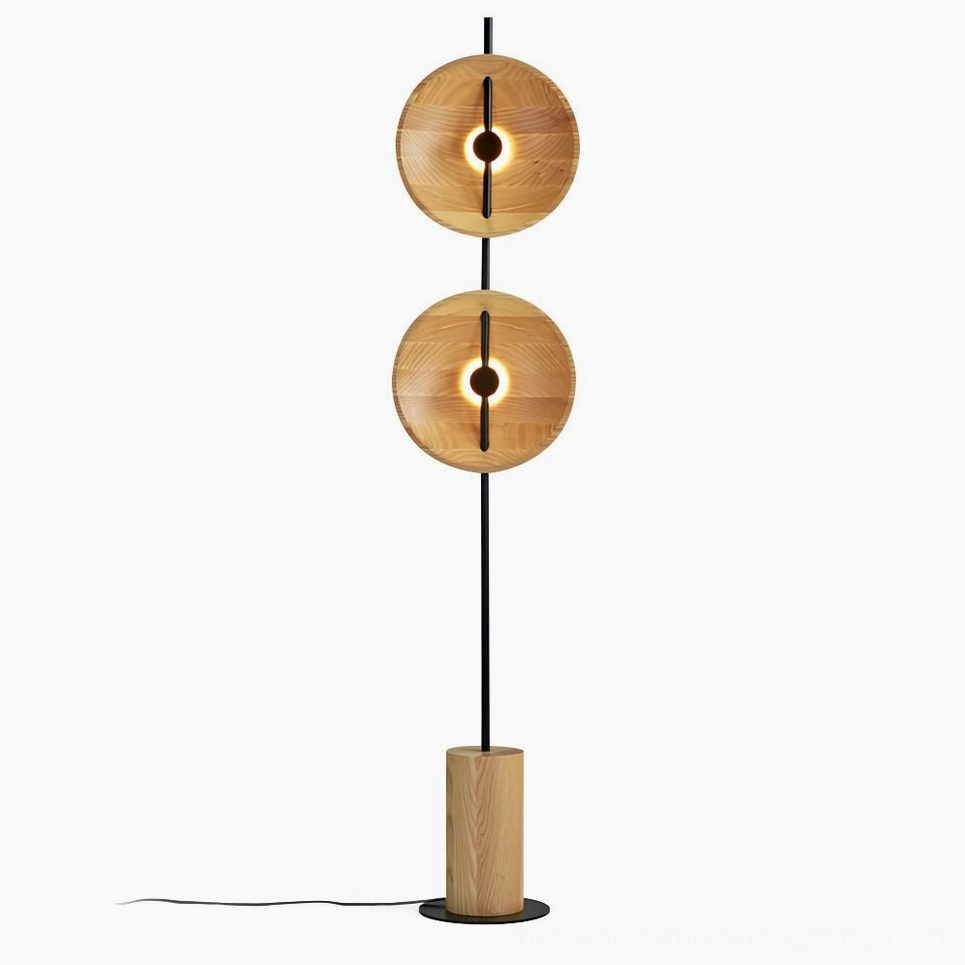 Eine mid-century modern floor lamp with natural wood discs and black metal frame on white background