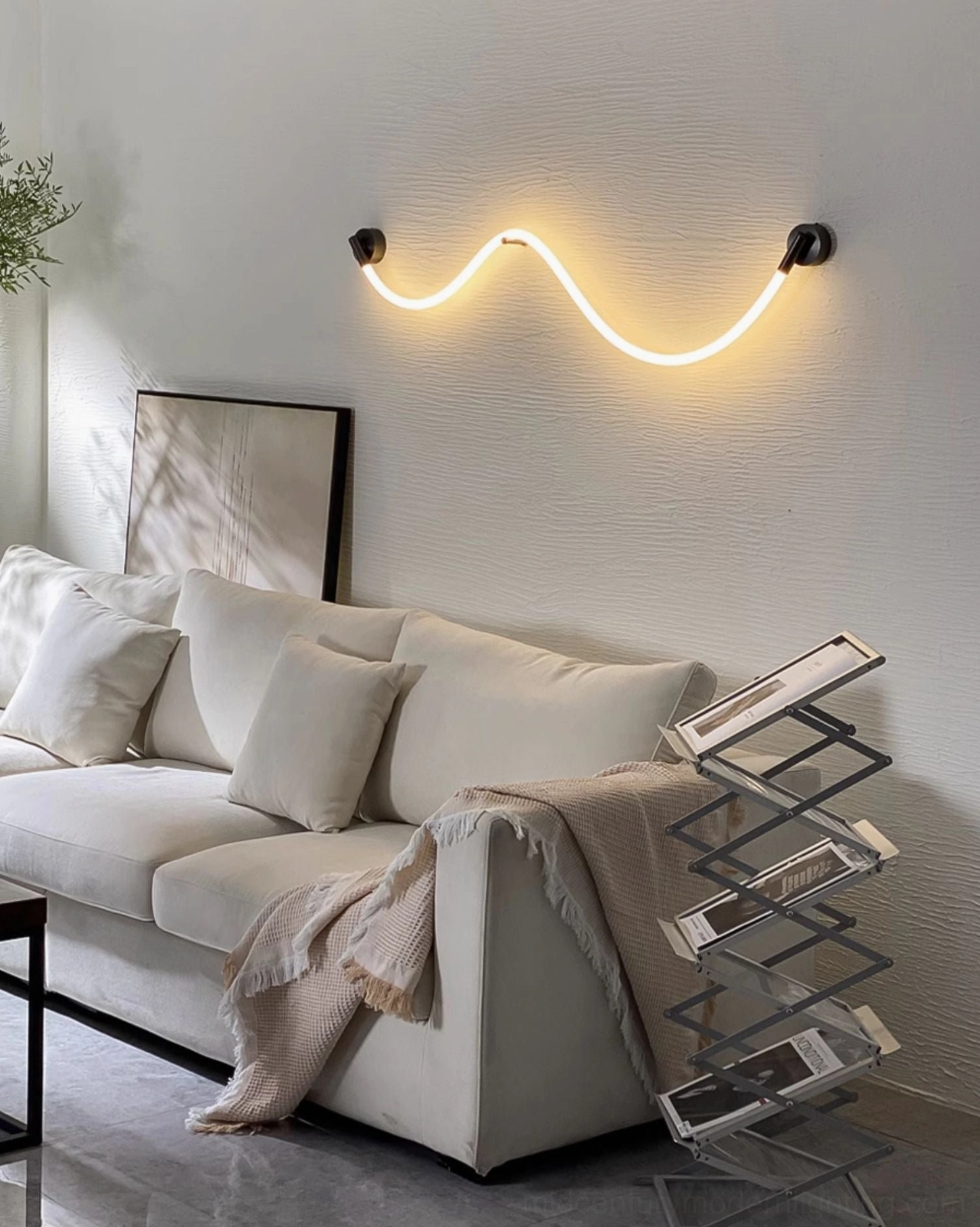 Flecto Tube wall lamp demonstrating shape flexibility and artistic light diffusion potential for custom installations