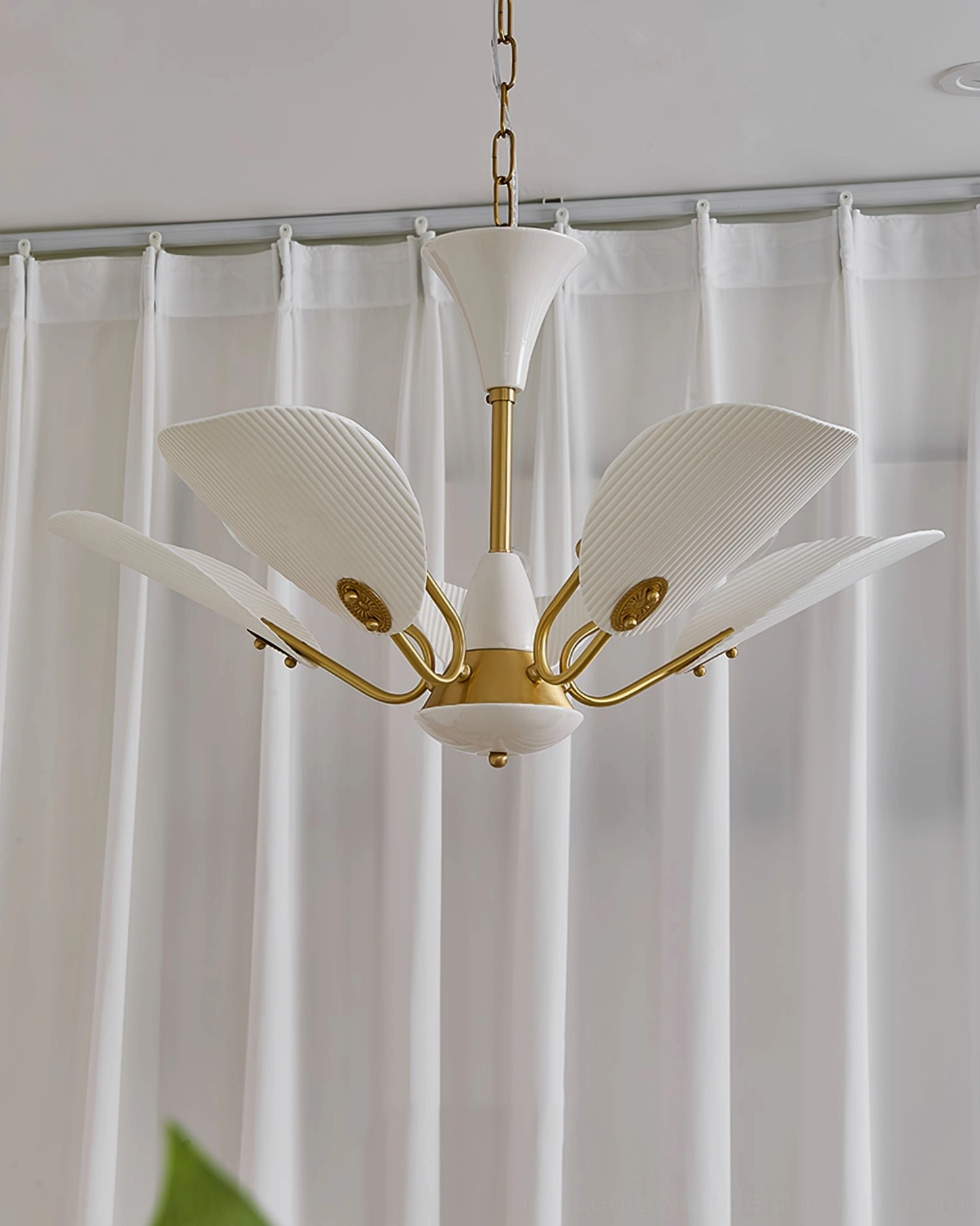 Franco ceramic chandelier three-dimensional view of sculptural ceramic petals and light dispersal pattern