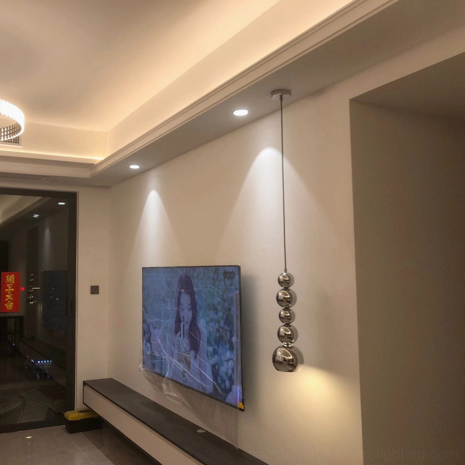 Globe pendant lamp sizing options from compact to larger spheres, complete product range display