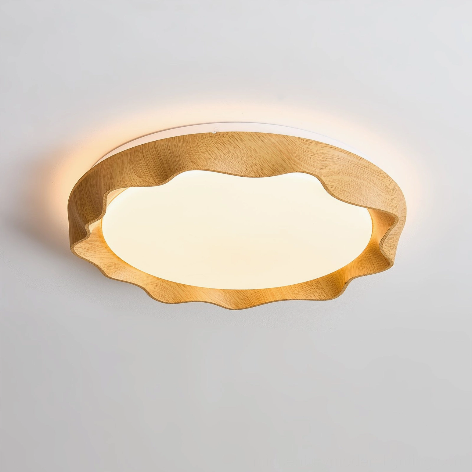Kerio ceiling light with sculptural wavy wood frame, capturing mid-century modern aesthetic
