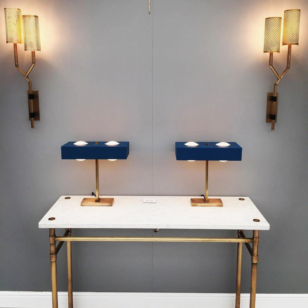 Kernel table lamp size comparison showing 42cm height and 20cm diameter proportions