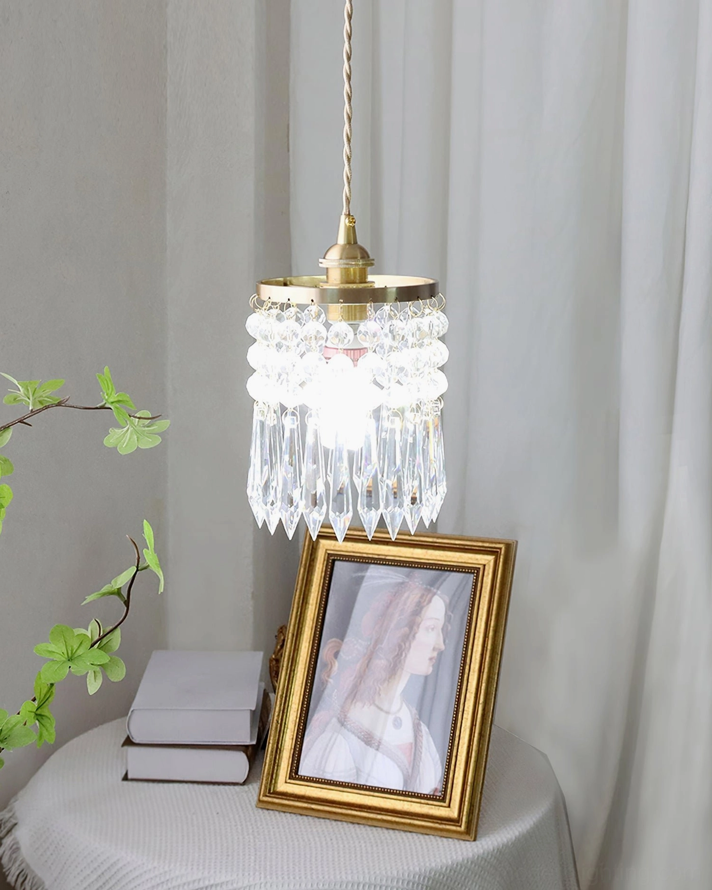 Elegant crystal pendant light, mid-century modern design heritage fixture