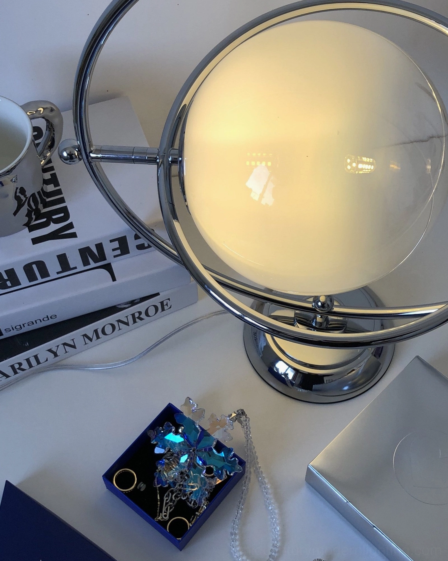 Modern rotating planet table lamp with 360 degree ring orbital mechanism