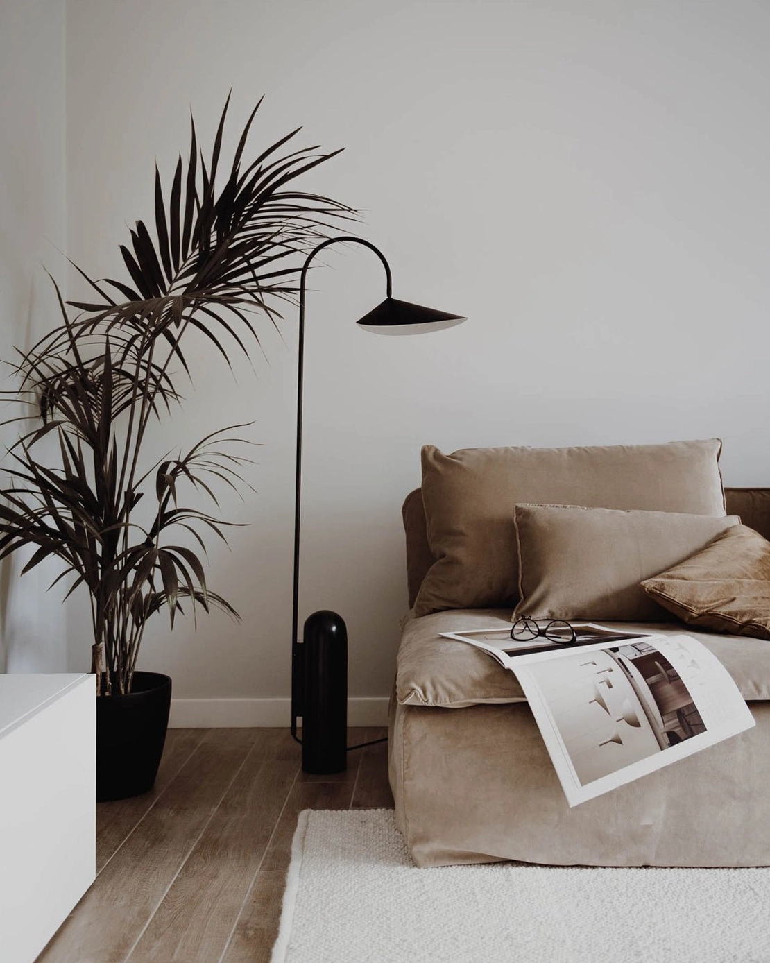 Mono floor lamp pedestal base showing stone texture and craftsmanship detail