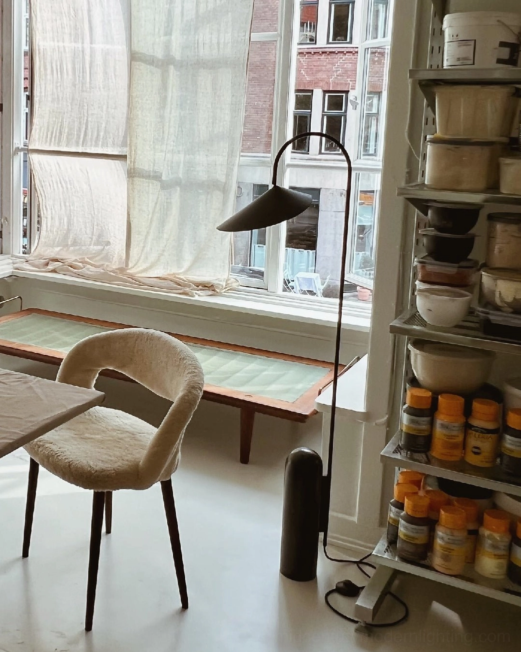 Mono floor lamp overview showing complete sculptural minimalist silhouette