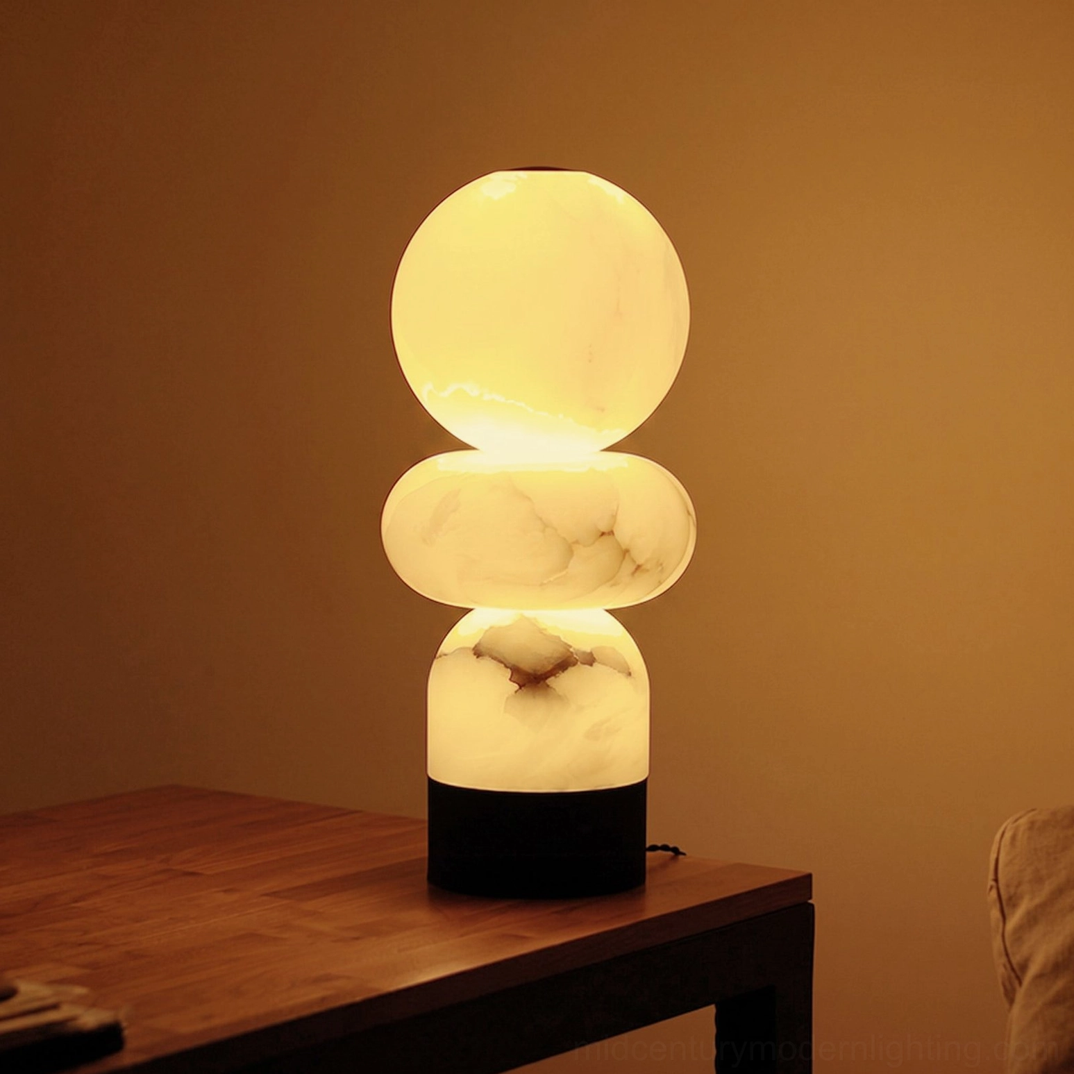 Orso natural alabaster table lamp close-up texture and veining detail