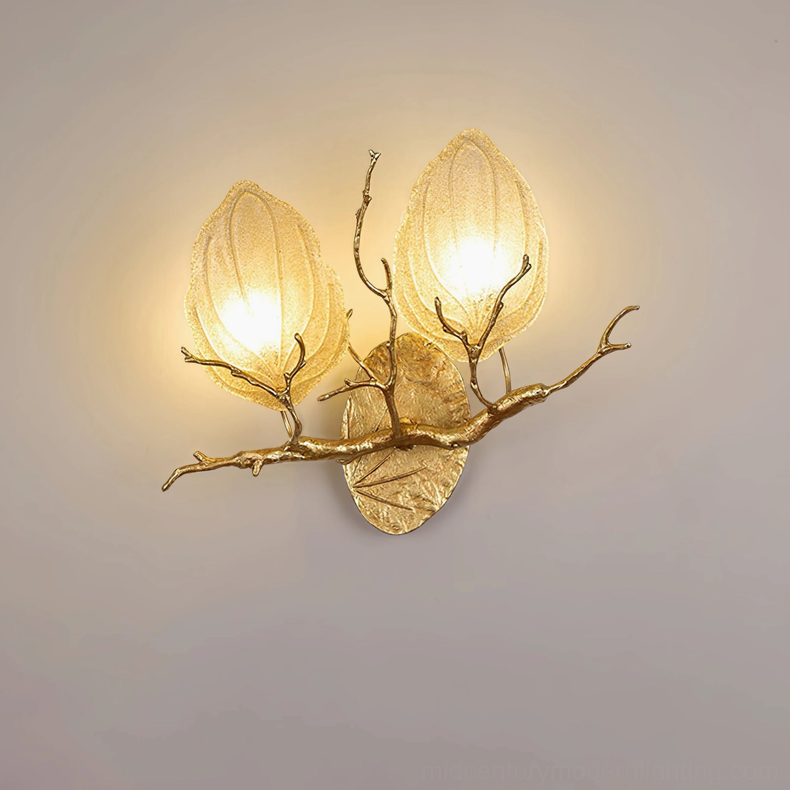 Outono Ficus wall lamp detail view showing frosted glass leaves and brass branch structure