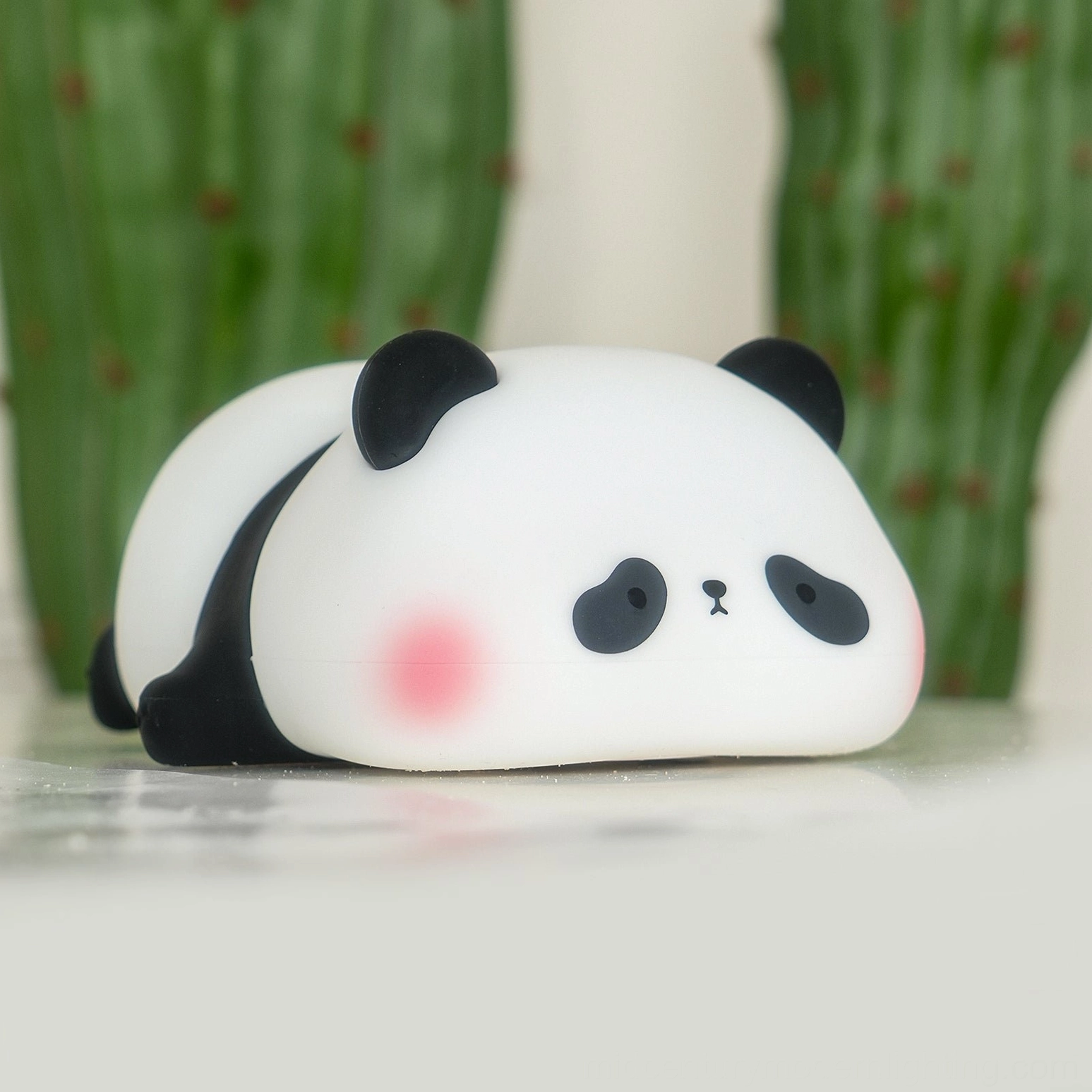 Panda silicone night light with 2000mAh battery and USB charging for daily use