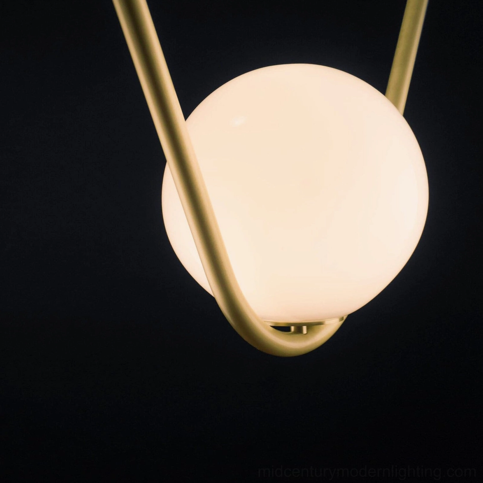Perle pendant lamp close-up frontal view highlighting metal rod and handblown glass shade connection
