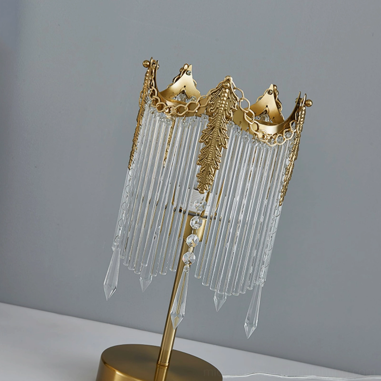 Popity vintage crystal table lamp with gold finish and clear glass elements complete product presentation