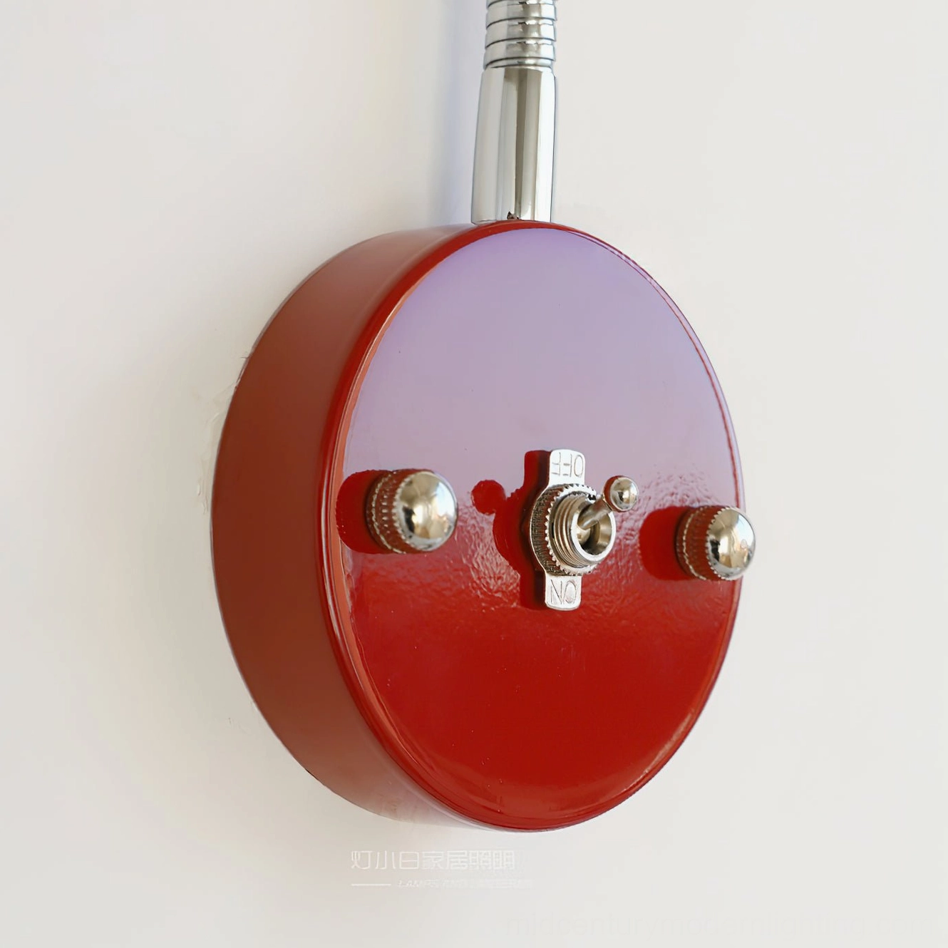 Richard wall lamp in red gloss finish showcasing modern industrial aesthetic and gooseneck articulation