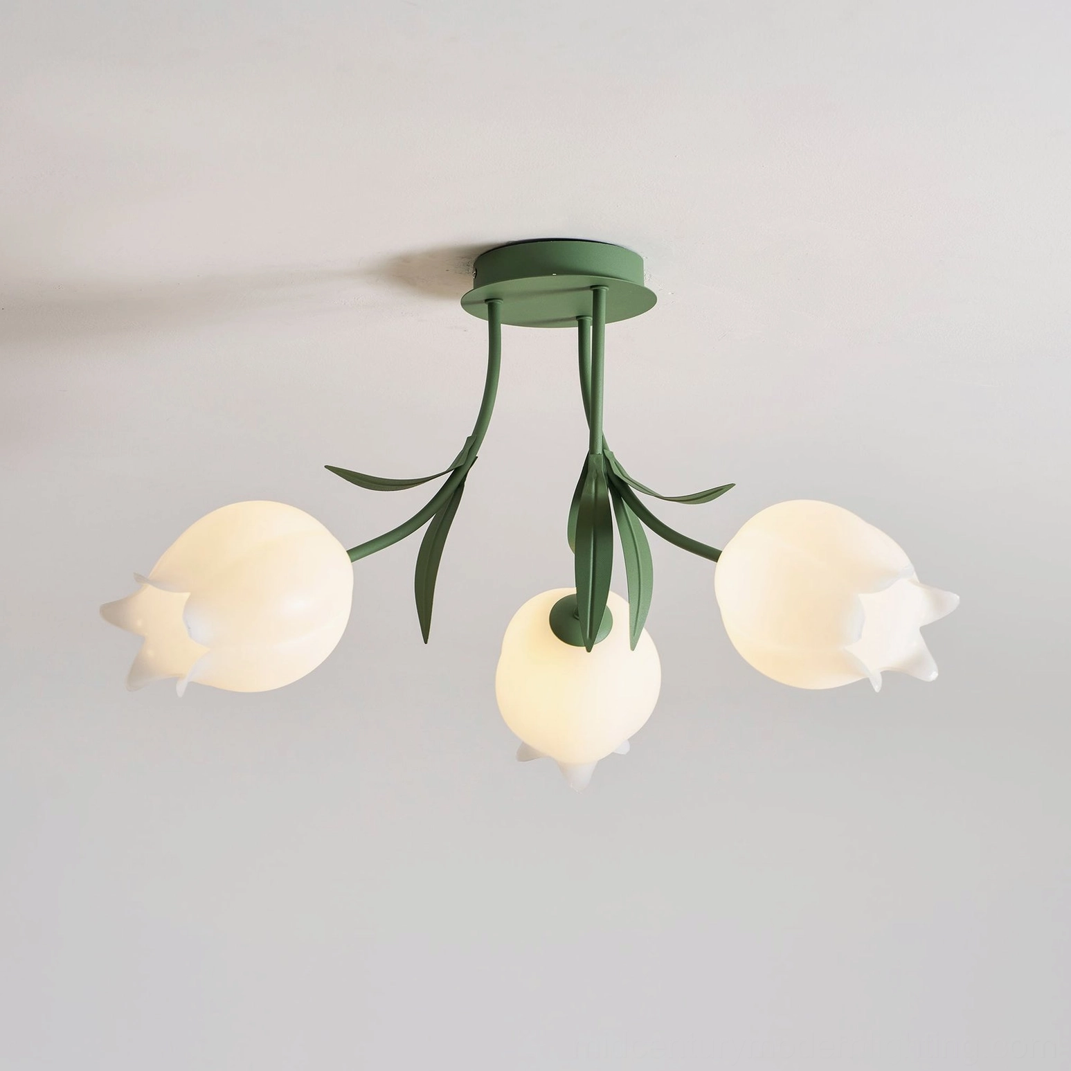 Ricko 3-head compact fixture green metal leaves