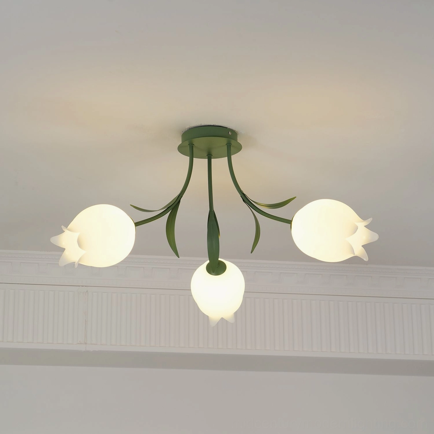 Ricko 3-head ceiling light close-up leaf cutting detail
