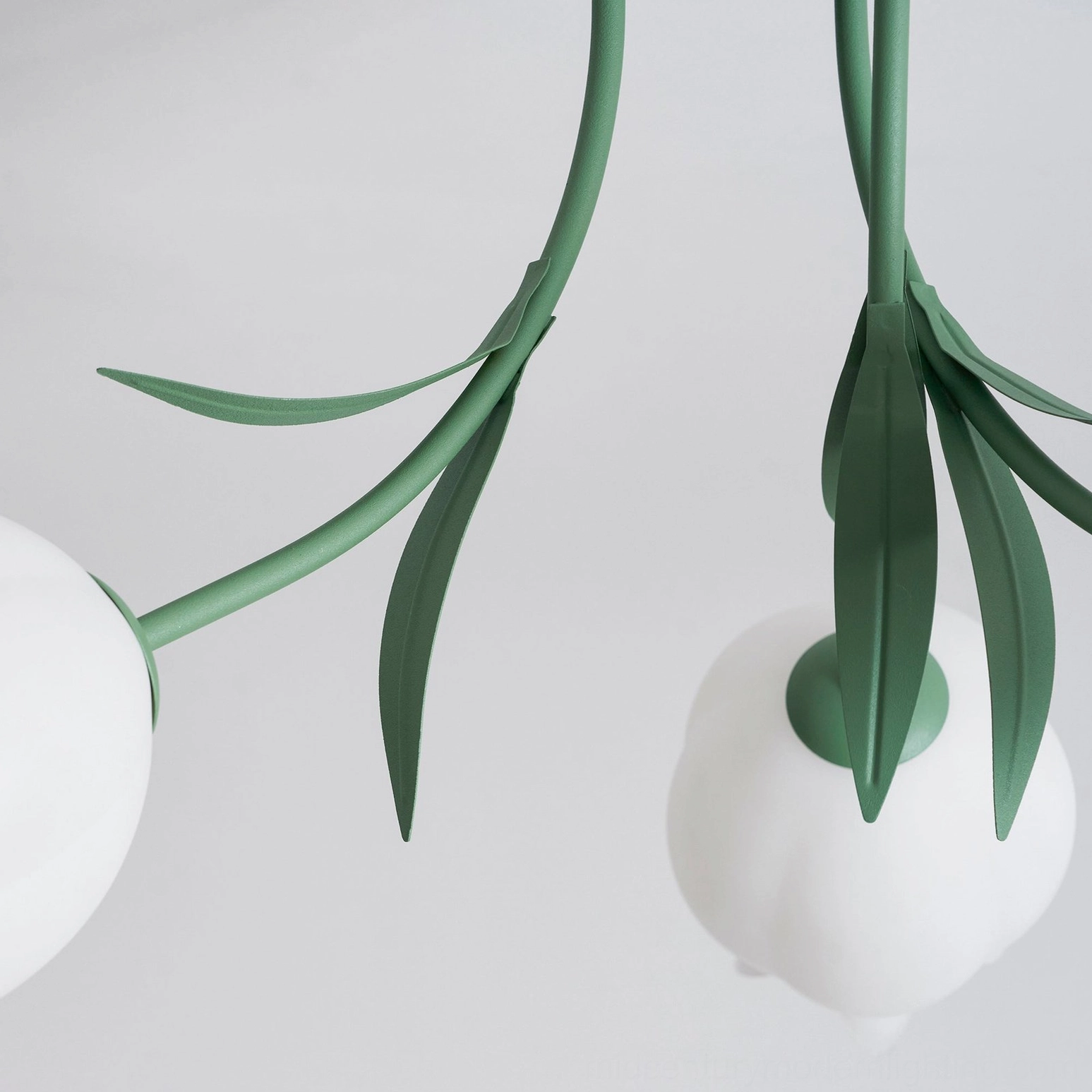Ricko 3-head compact light white frame design