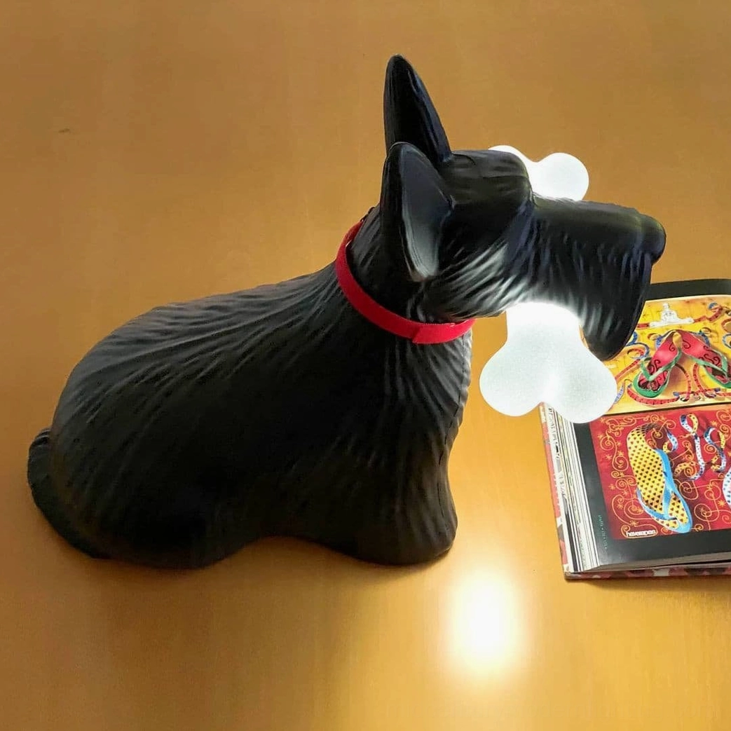 Scottie terrier resin table lamp complete product view modern sculptural form