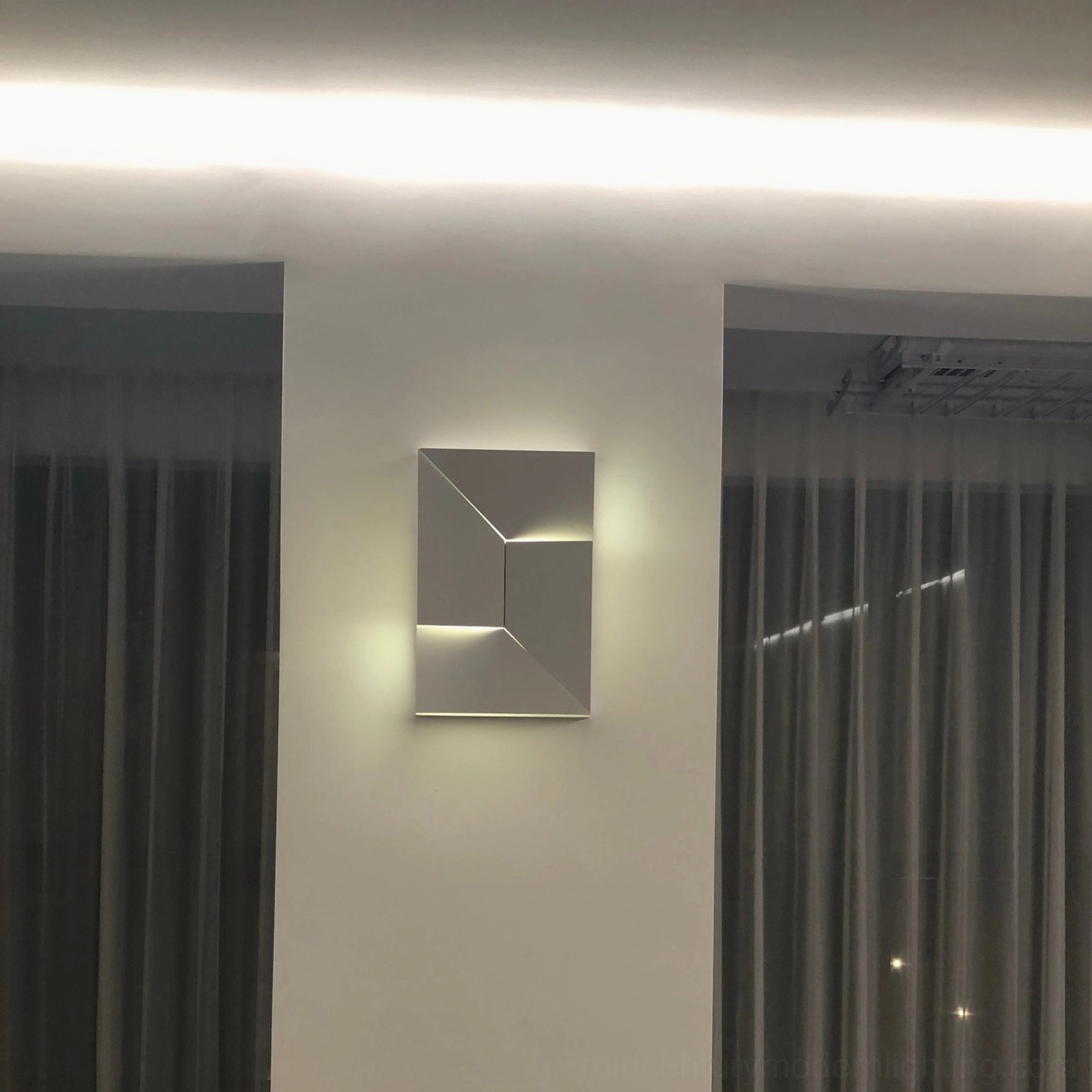 Wall-mounted geometric lamp with LED diffused lighting, minimalist modern sconce
