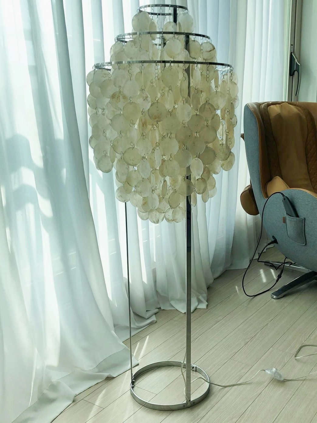 Mother of pearl shell floor lamp with foot switch control and 150cm cord