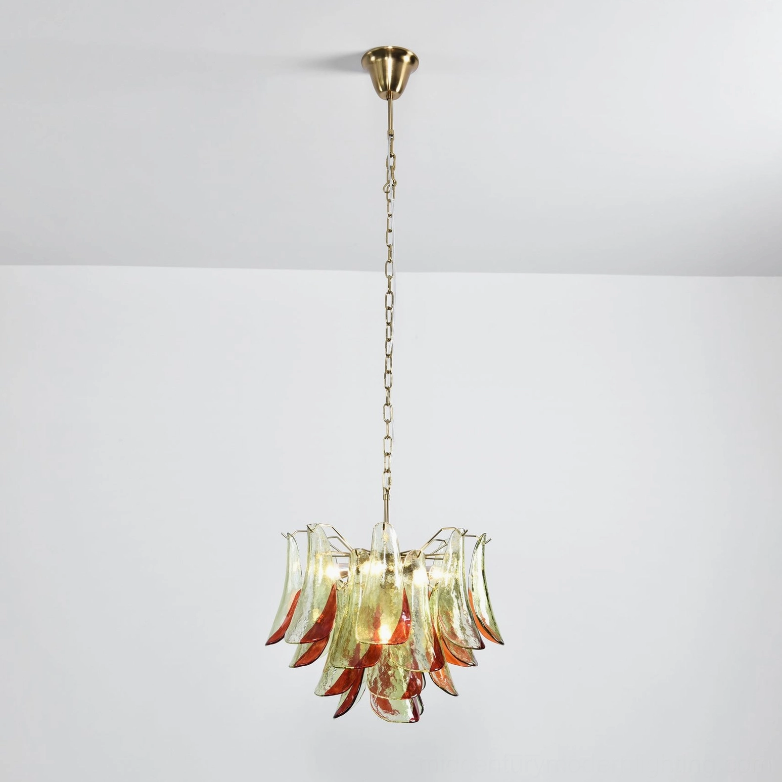 Small Marielle Murano glass chandelier with 7 E14 bulbs and 24 hand-blown glass petals