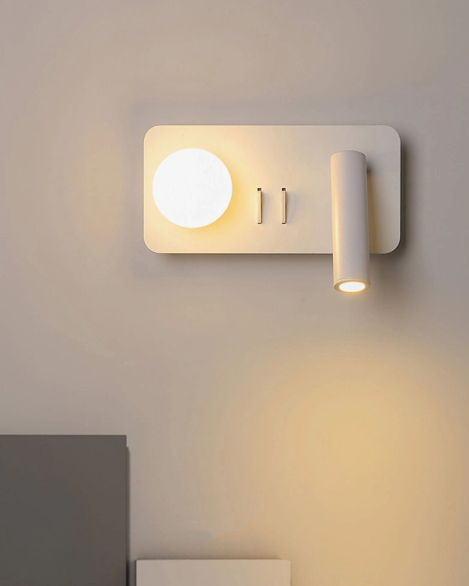 Snotra wall lamp model variants displayed showing size and design differences