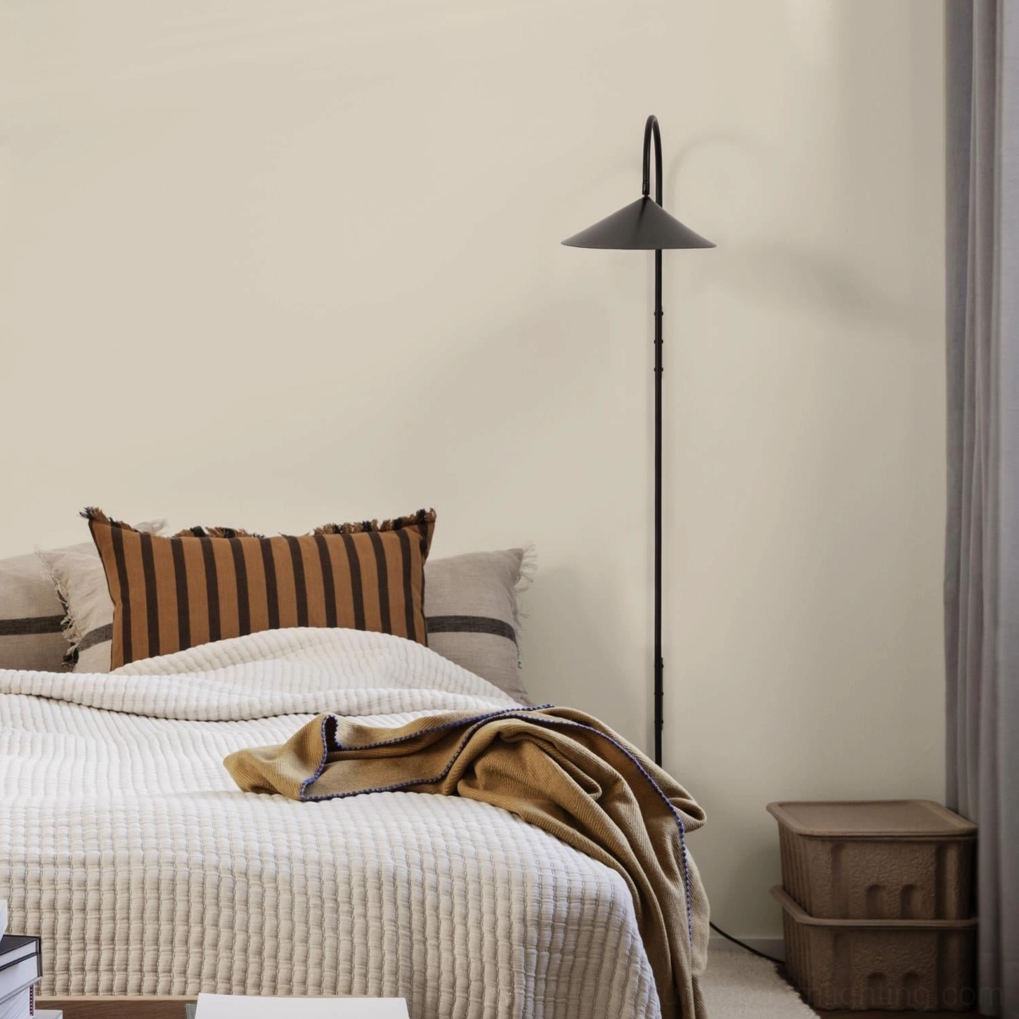 Stella minimalist wall lamp architectural detail shot showing metal construction and mounting plate