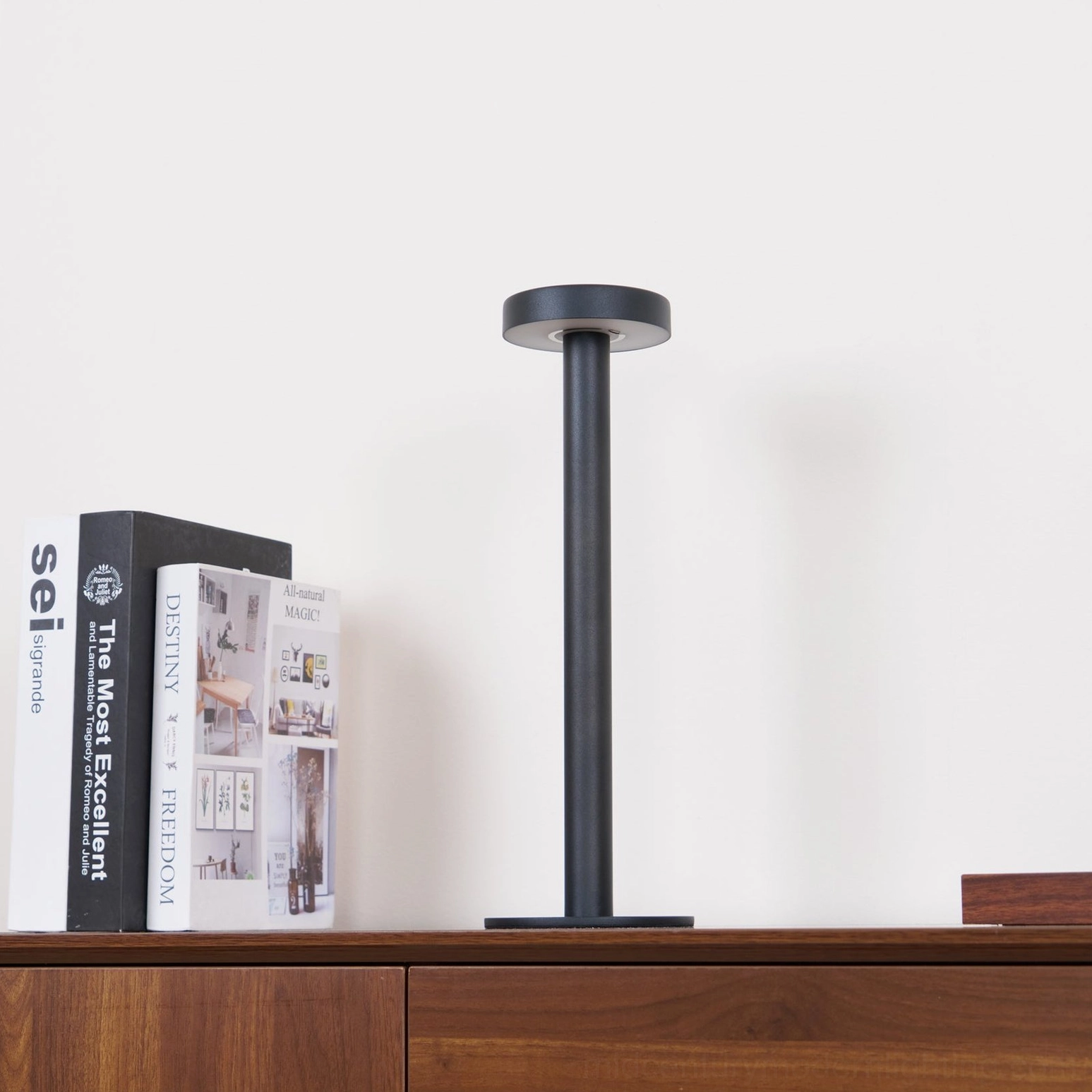 Tetatet cordless LED table lamp emotion intimacy lightness design philosophy