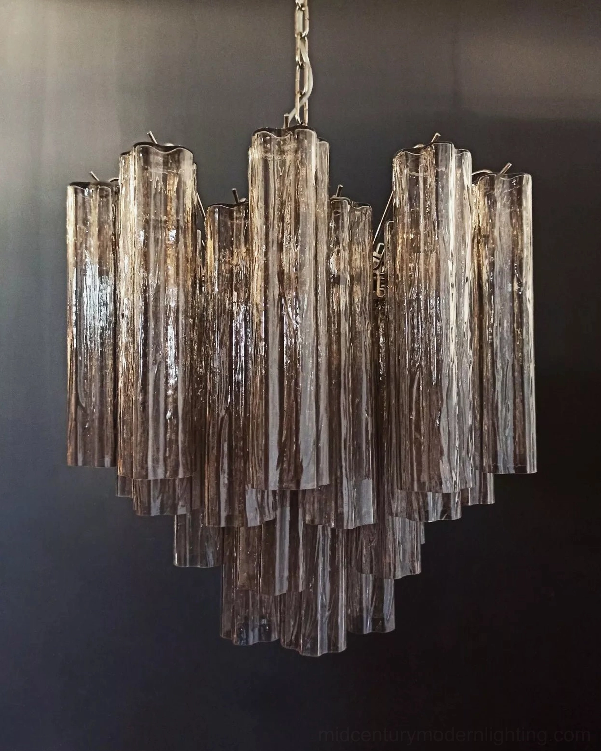 Tronchi modern pendant chandelier showcasing layered glass design with E14 socket compatibility