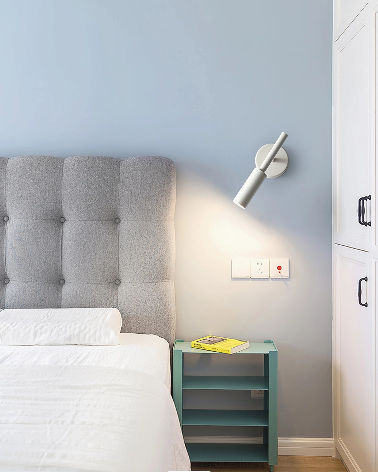Tubino cylindrical wall lamp matte finish premium metal construction detail