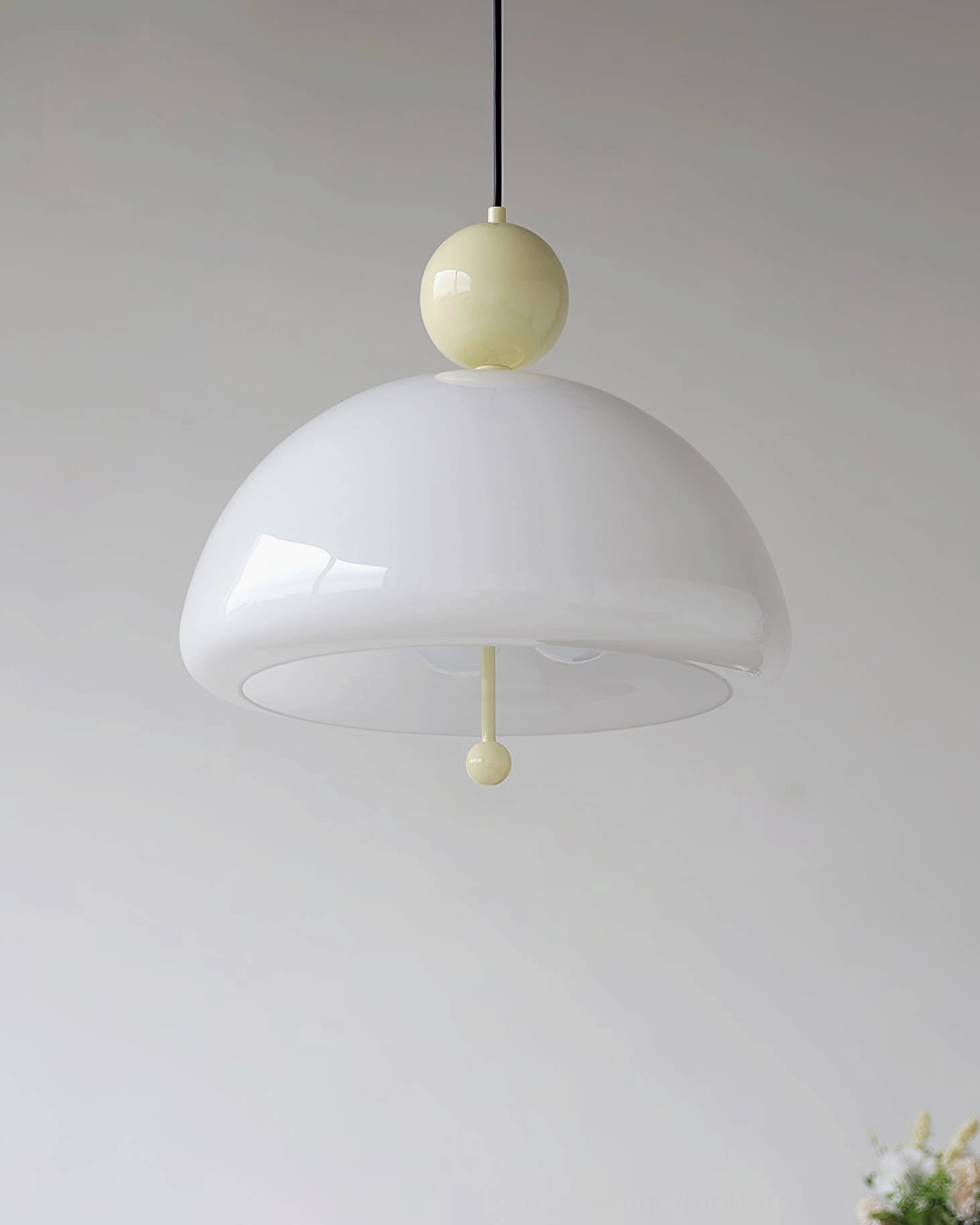 Verona hand-blown glass pendant lamp full product view with suspension wire and metal mounting